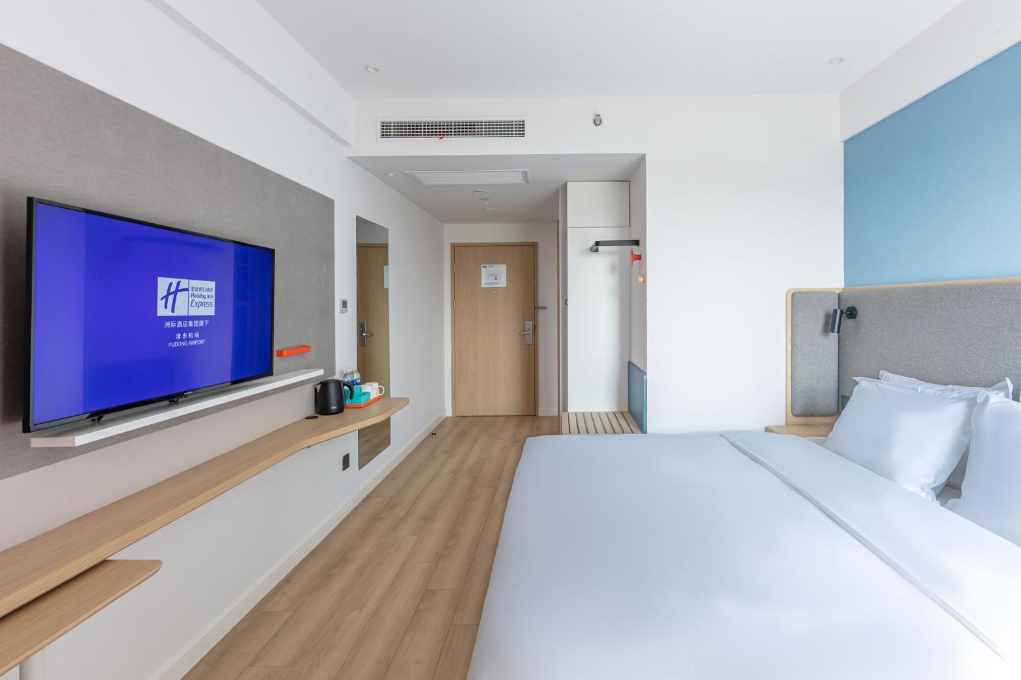 Holiday Inn Express Shanghai Pudong Airport By Ihg Exterior foto